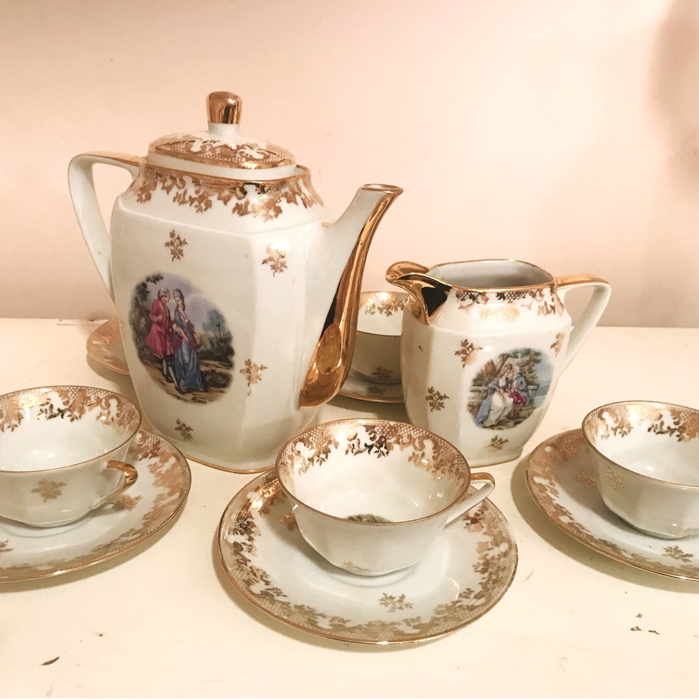 Vintage Limoges France Hand Painted Gold Trim 13 Piece Tea Set.